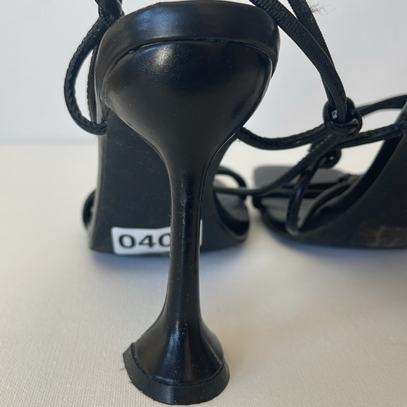NWOT H by HALSTON PICASSO BLACK STRAPPY SQUARE TOE SPOOL HEELS SANDALS 8.5M - Picture 10 of 12